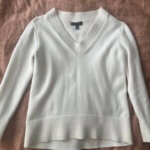 Banana Republic white v-neck sweater